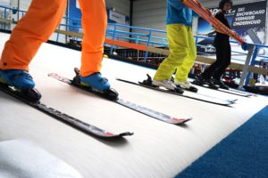 skiers op de rolbaan